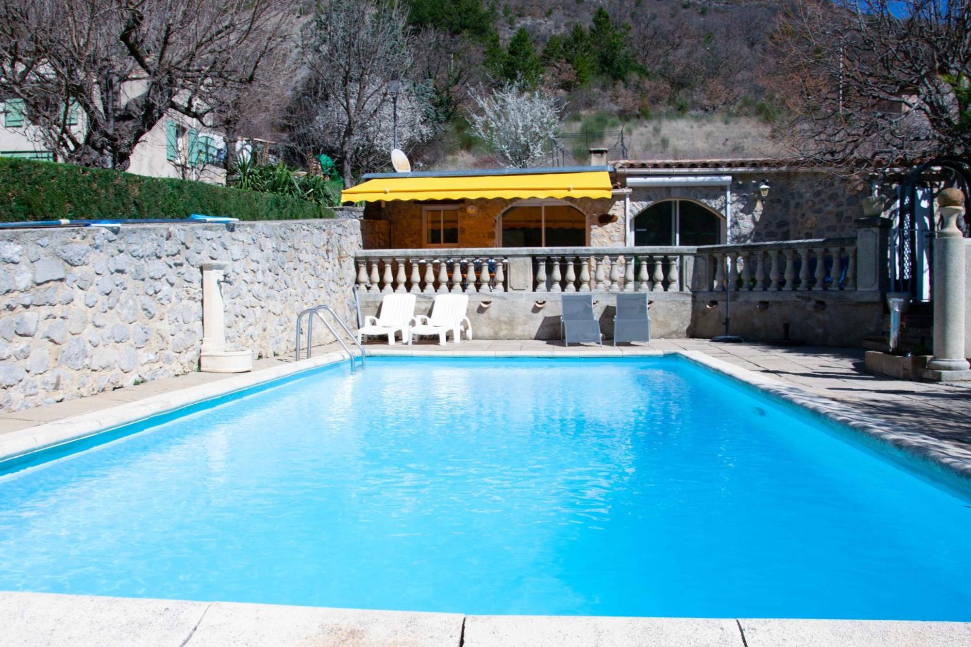 Les Grands Pres Des Baronnies Guest House La Roche-sur-le-Buis Exterior foto